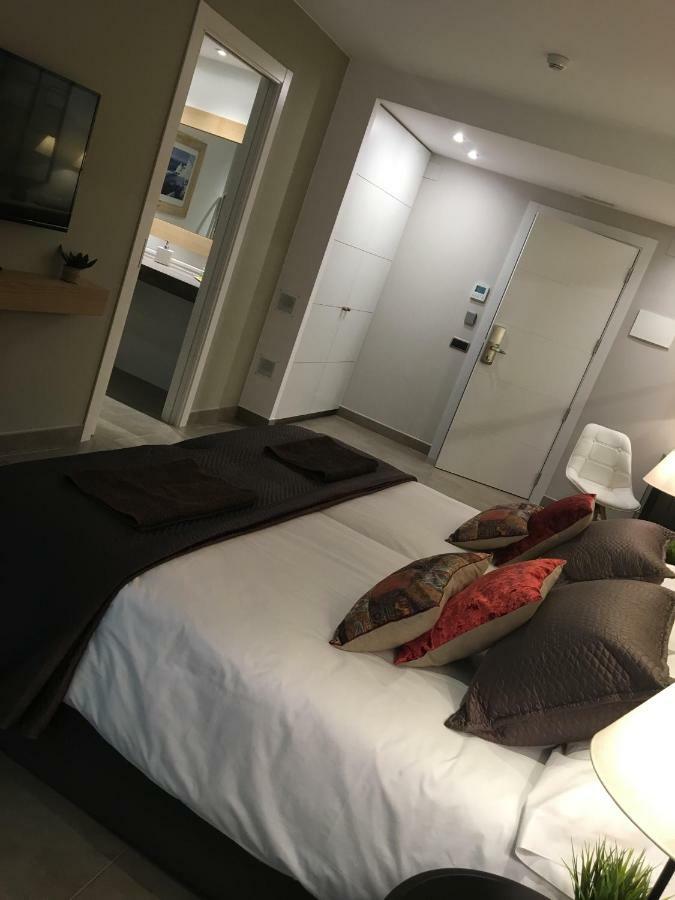 Hotel Calabria ลา การ์ริกา ภายนอก รูปภาพ